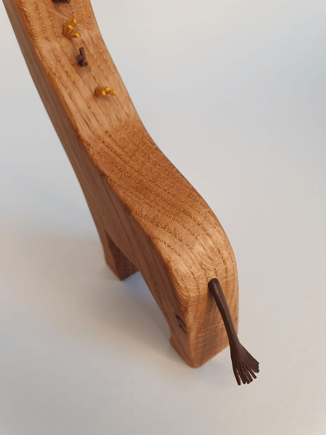 Girafe décorative en bois de chêne