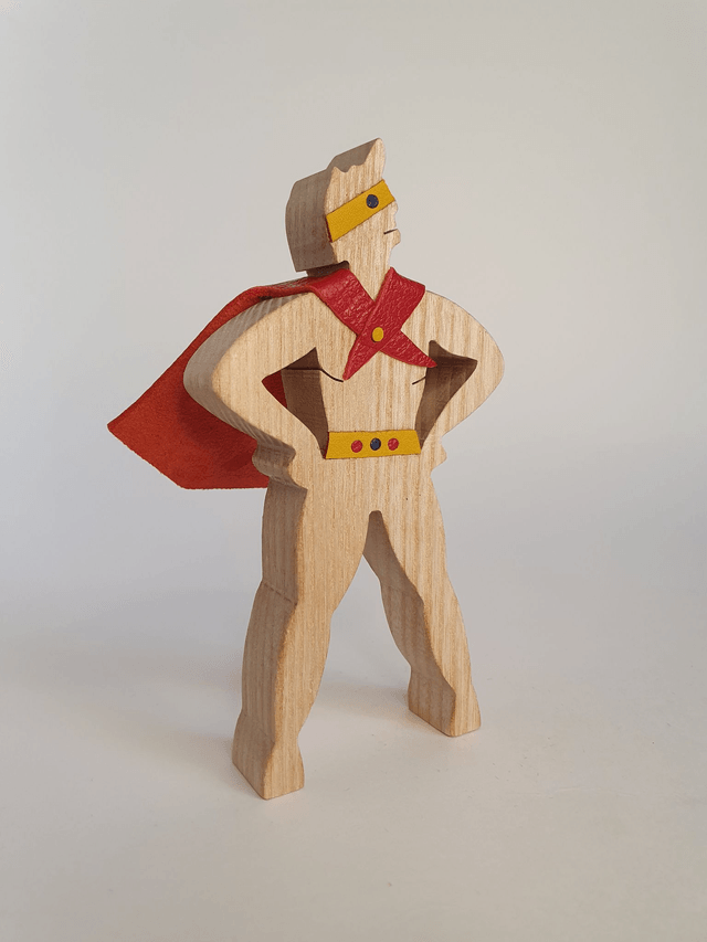 Super-Héros décoratif en bois de frêne et cuir Rouge et Jaune