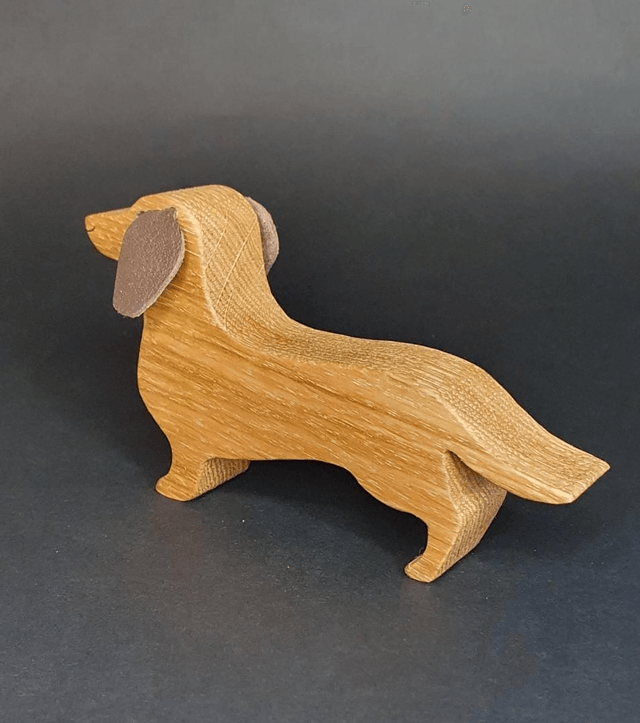 Teckel décoratif en bois et cuir marron 
