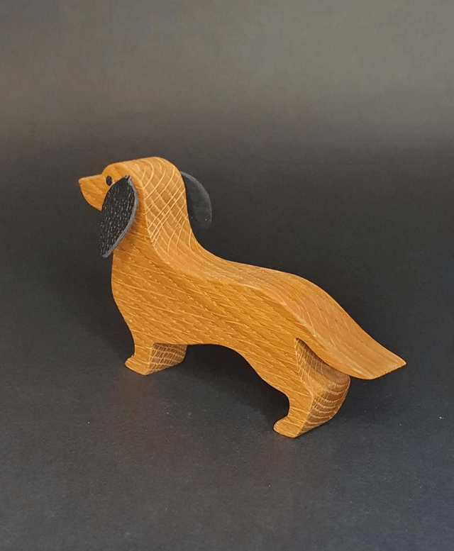 Teckel décoratif en bois de chêne et cuir noir