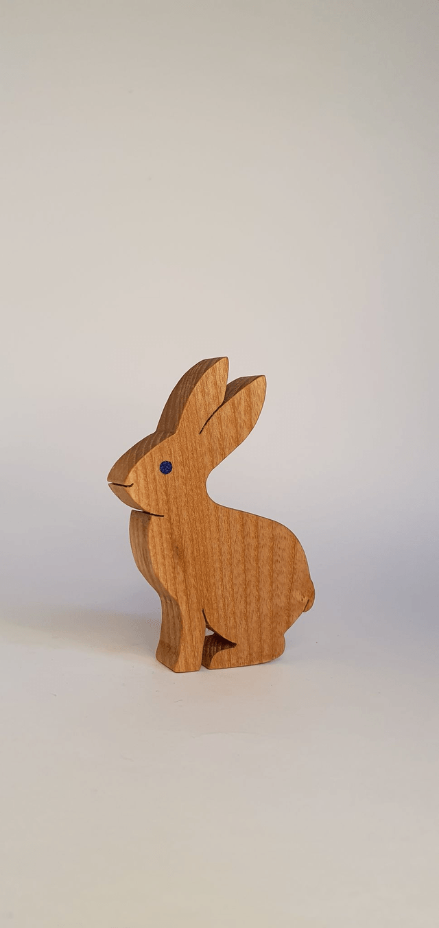 Lapin décoratif en bois de frêne et cuir bleu