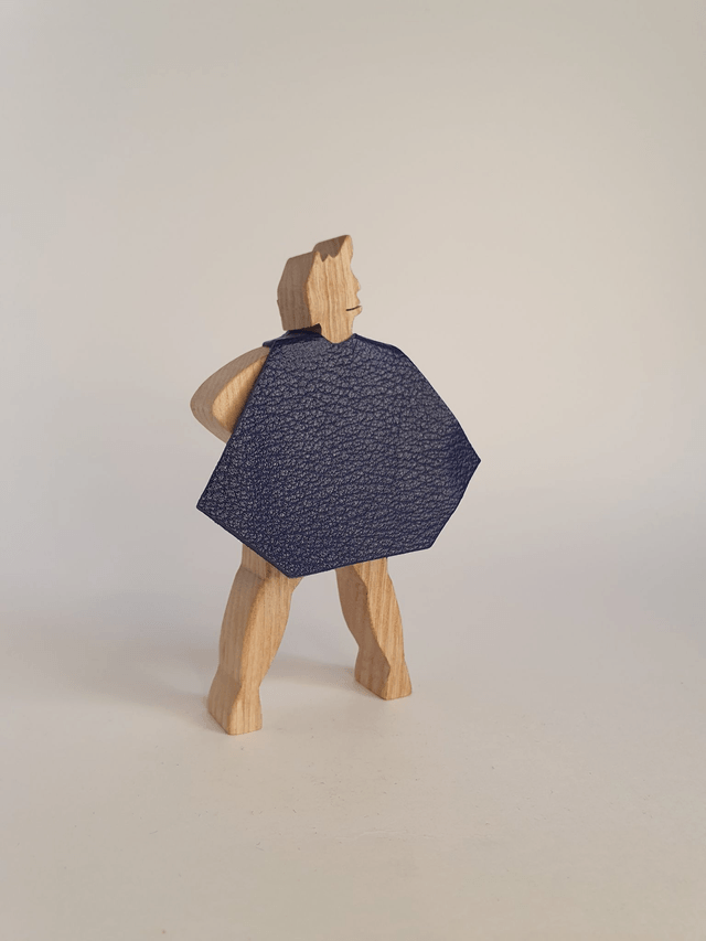 Super-Héros décoratif en bois de frêne et cuir Bleu et Jaune