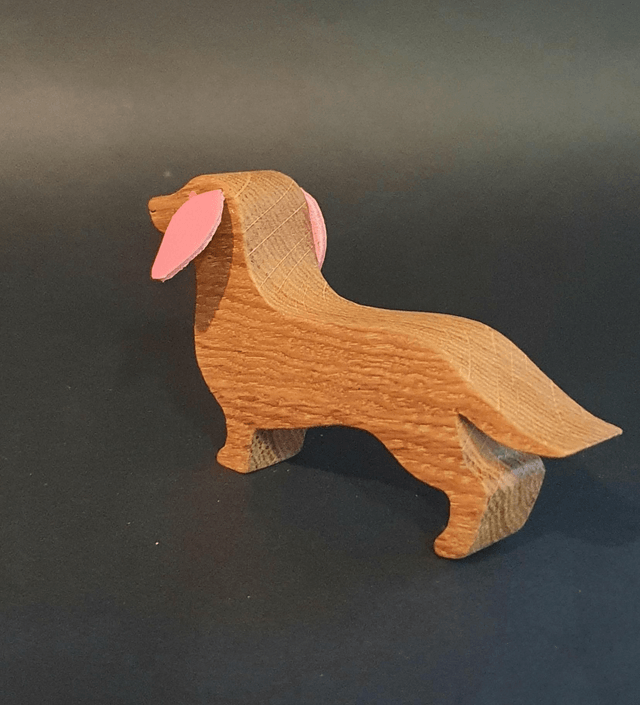 Teckel décoratif en bois et cuir rose