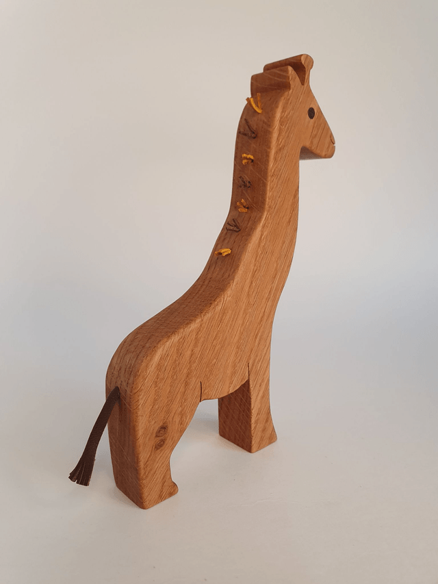Girafe décorative en bois de chêne