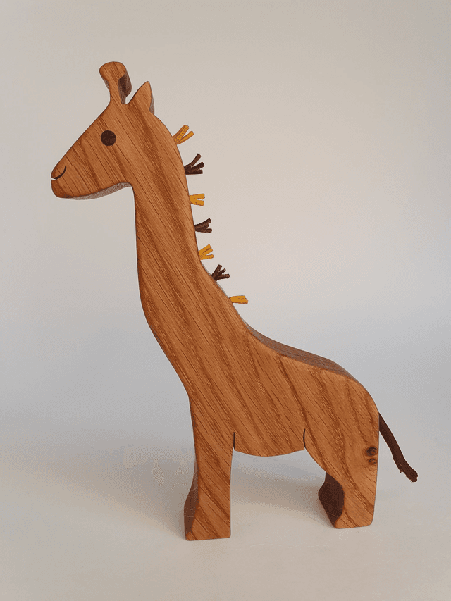 Girafe décorative en bois de chêne