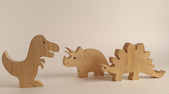 Lot de 3 dinosaures décoratifs en bois de hêtre